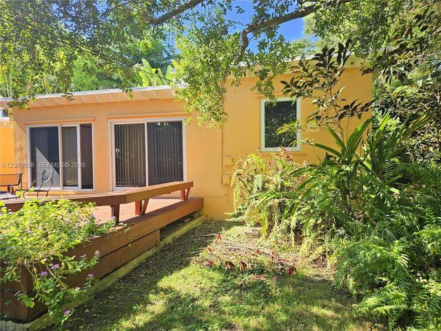 6624 SW 78th Terrace, South Miami, FL 33143