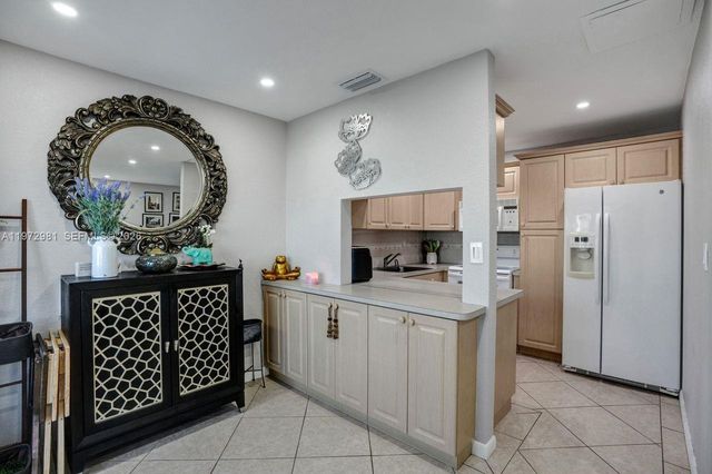 3665 NE 167th St 208, North Miami Beach, FL 33160