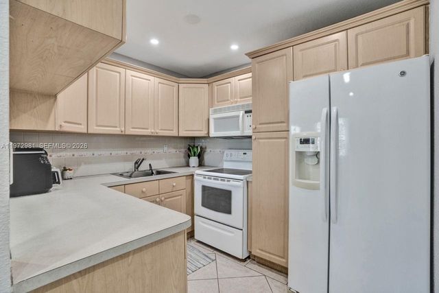 3665 NE 167th St 208, North Miami Beach, FL 33160