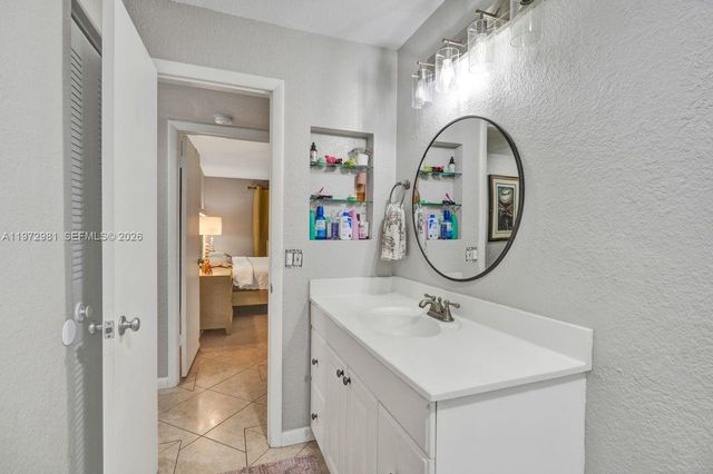 3665 NE 167th St 208, North Miami Beach, FL 33160