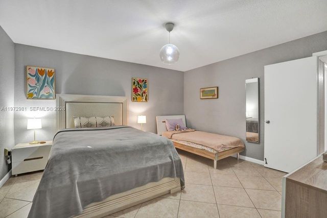 3665 NE 167th St 208, North Miami Beach, FL 33160