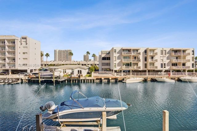 3665 NE 167th St 208, North Miami Beach, FL 33160