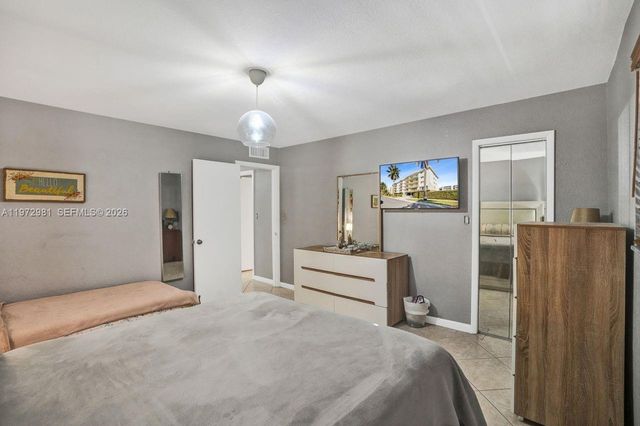 3665 NE 167th St 208, North Miami Beach, FL 33160