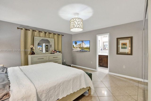 3665 NE 167th St 208, North Miami Beach, FL 33160