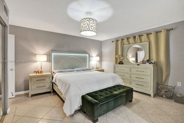 3665 NE 167th St 208, North Miami Beach, FL 33160