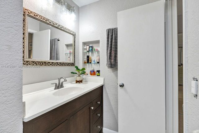 3665 NE 167th St 208, North Miami Beach, FL 33160