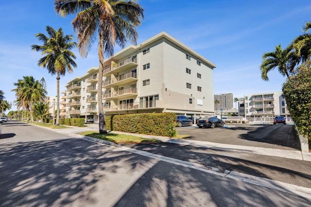 3665 NE 167th St 208, North Miami Beach, FL 33160