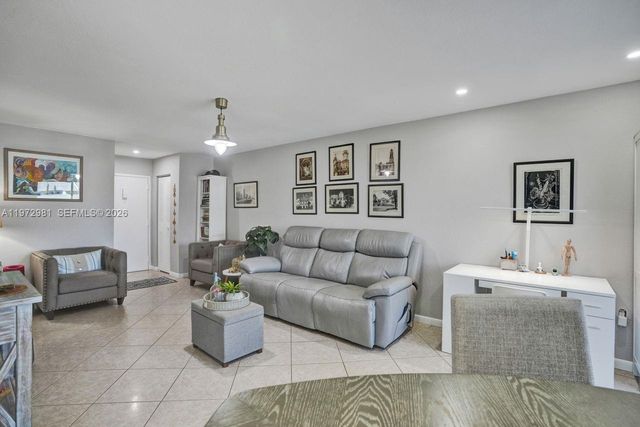 3665 NE 167th St 208, North Miami Beach, FL 33160