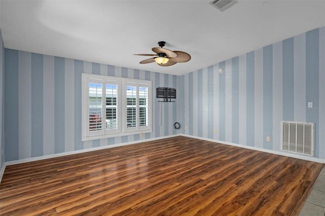 37635 GILL AVENUE, Zephyrhills, FL 33541