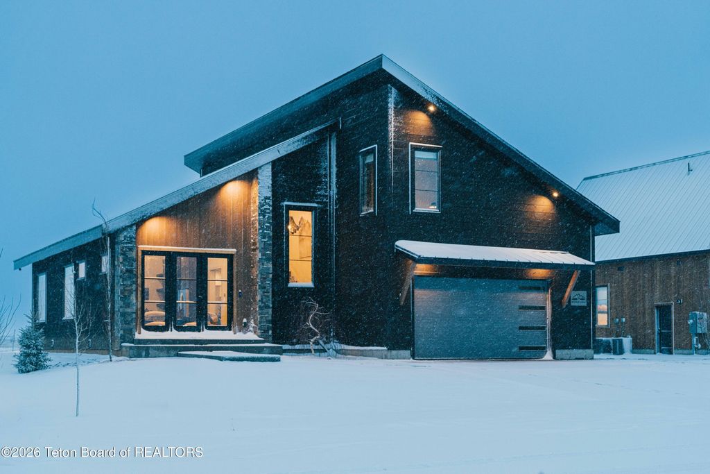 1016 IROQUOIS Avenue, Driggs, ID 83422 photo 2