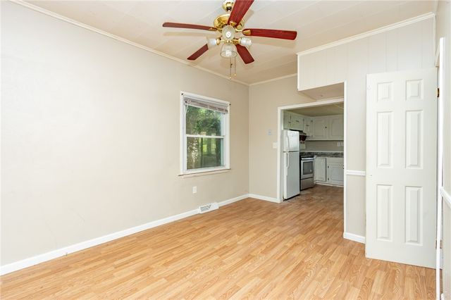 220 W 10th Ave, Tarentum, PA 15084