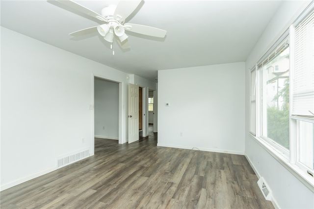 220 W 10th Ave, Tarentum, PA 15084
