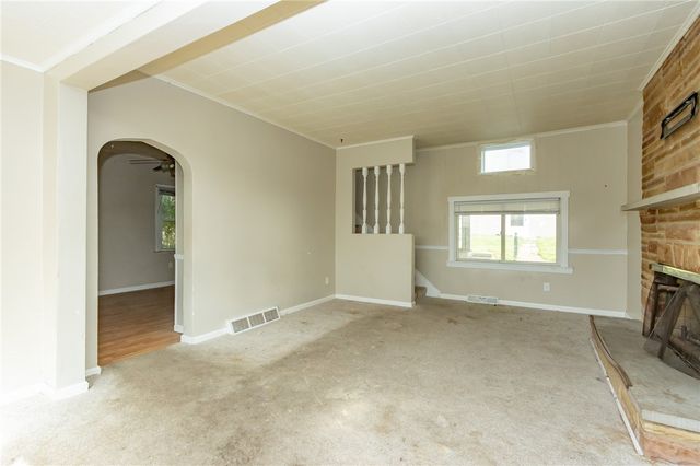 220 W 10th Ave, Tarentum, PA 15084