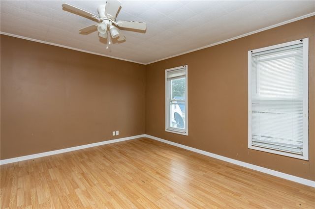 220 W 10th Ave, Tarentum, PA 15084