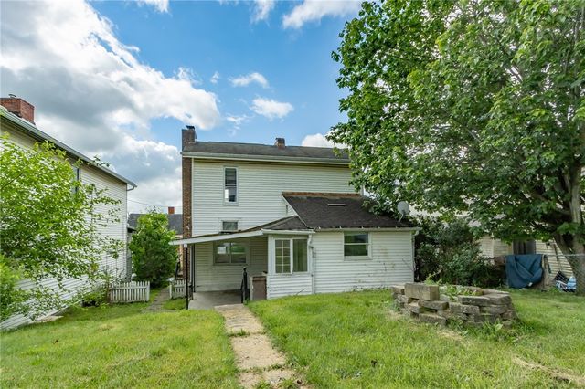 220 W 10th Ave, Tarentum, PA 15084
