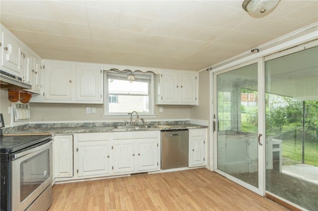 220 W 10th Ave, Tarentum, PA 15084