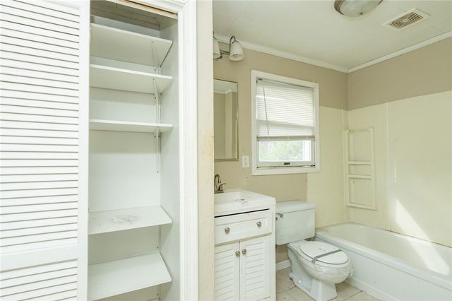 220 W 10th Ave, Tarentum, PA 15084