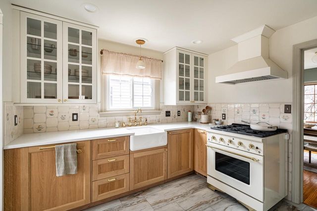 6590 W Hadley STREET, Milwaukee, WI 53210