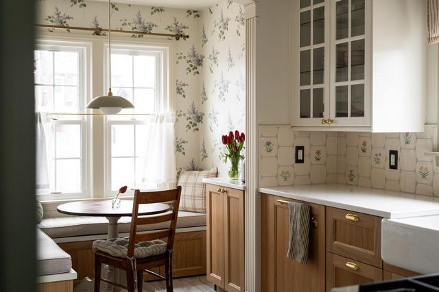 6590 W Hadley STREET, Milwaukee, WI 53210