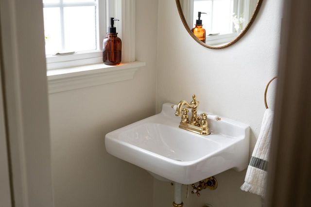 6590 W Hadley STREET, Milwaukee, WI 53210