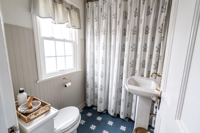 6590 W Hadley STREET, Milwaukee, WI 53210