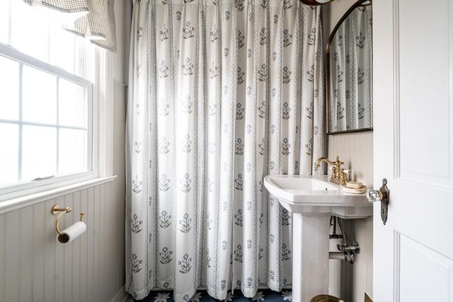 6590 W Hadley STREET, Milwaukee, WI 53210