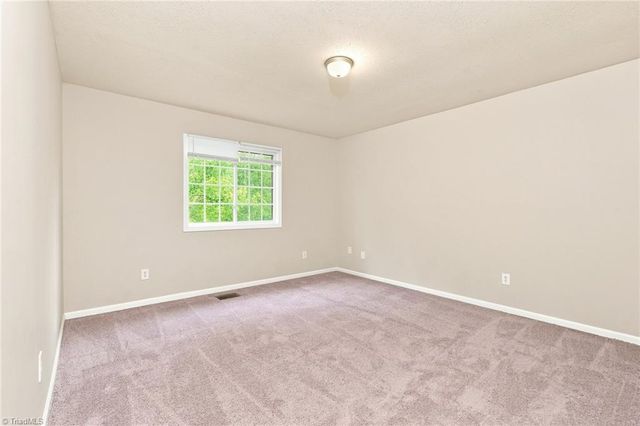 1495 Fiddlers Knoll Drive, Kernersville, NC 27284