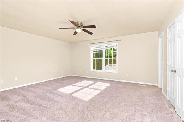 1495 Fiddlers Knoll Drive, Kernersville, NC 27284