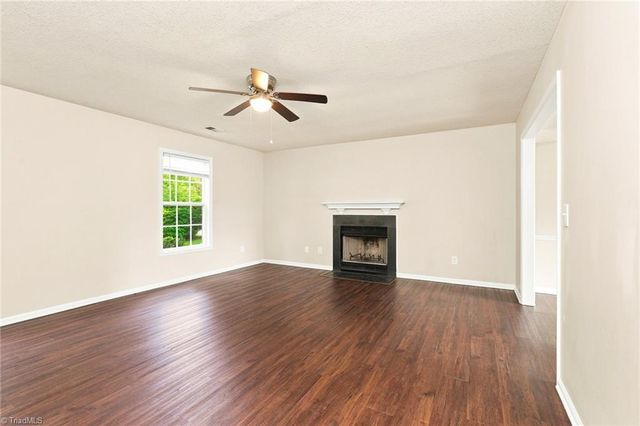 1495 Fiddlers Knoll Drive, Kernersville, NC 27284