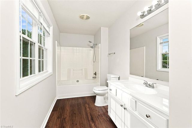 1495 Fiddlers Knoll Drive, Kernersville, NC 27284