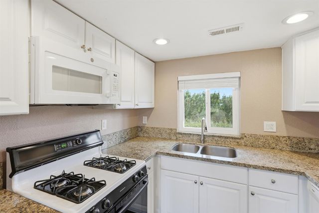 20042 N Ray Rd, Lodi, CA 95242