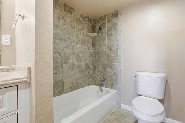 20042 N Ray Rd, Lodi, CA 95242