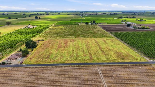 20042 N Ray Rd, Lodi, CA 95242