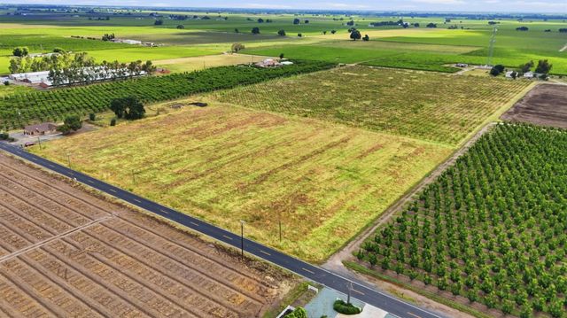 20042 N Ray Rd, Lodi, CA 95242