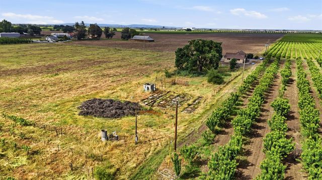 20042 N Ray Rd, Lodi, CA 95242