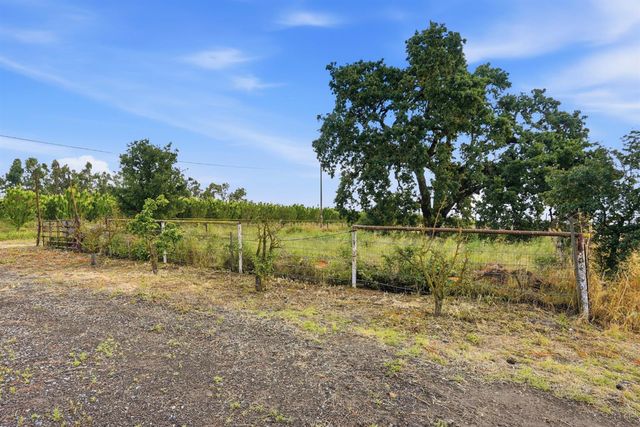 20042 N Ray Rd, Lodi, CA 95242
