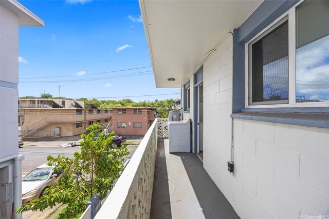 94-322 Pupuole Street, Waipahu, HI 96797
