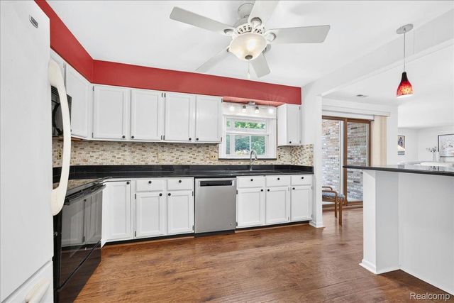 8421 Mathias 11, Grosse Ile Township, MI 48138