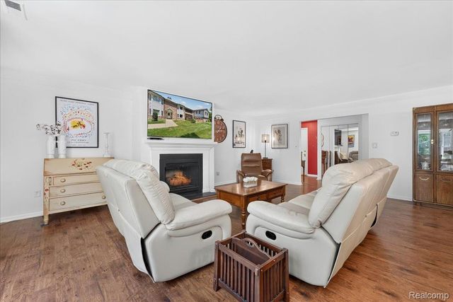 8421 Mathias 11, Grosse Ile Township, MI 48138
