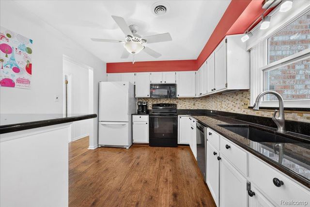 8421 Mathias 11, Grosse Ile Township, MI 48138