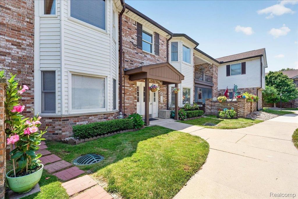 8421 Mathias 11, Grosse Ile Township, MI 48138