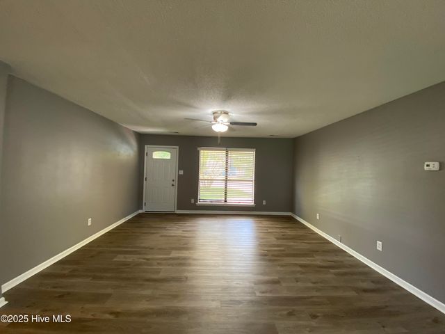 407 Sitton Place, Jacksonville, NC 28546