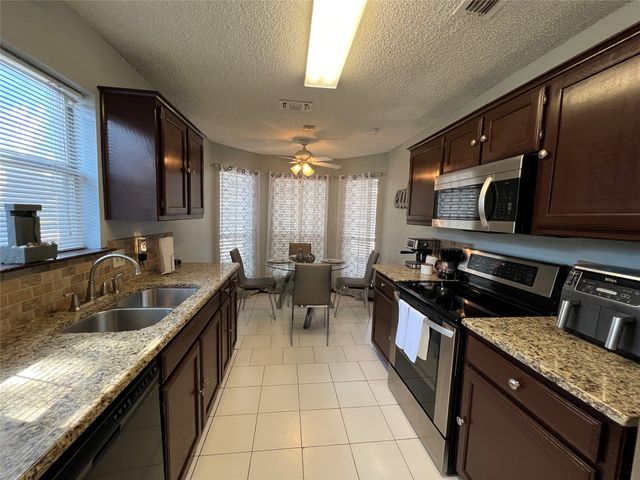 6736 Black Wing Drive, Fort Worth, TX 76137