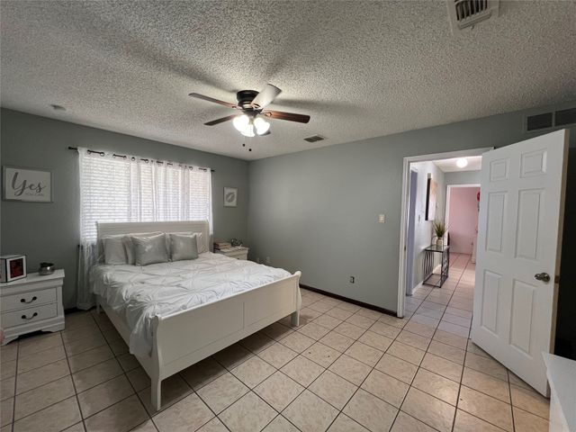 6736 Black Wing Drive, Fort Worth, TX 76137