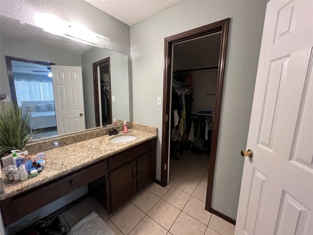 6736 Black Wing Drive, Fort Worth, TX 76137