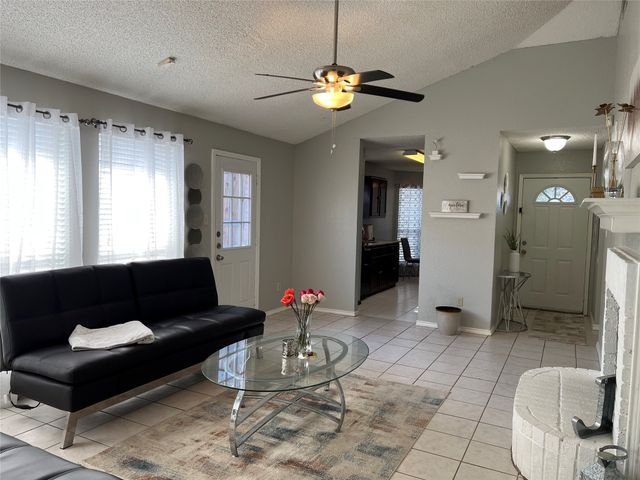 6736 Black Wing Drive, Fort Worth, TX 76137