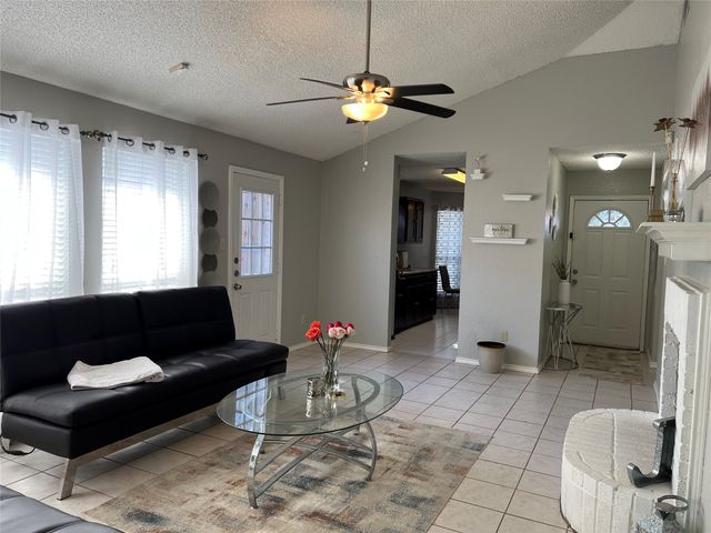 6736 Black Wing Drive, Fort Worth, TX 76137