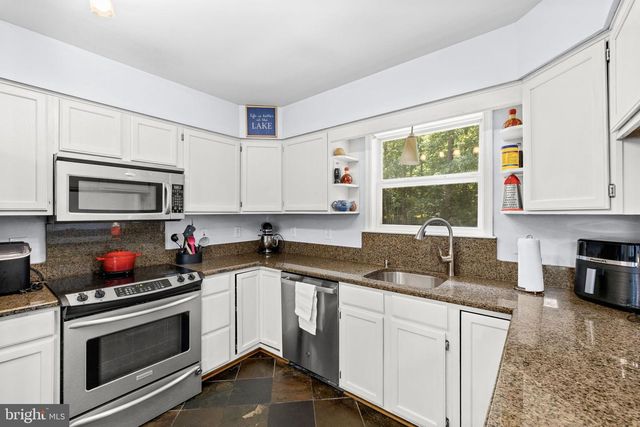 71 LAKE CAROLINE DR, Ruther Glen, VA 22546