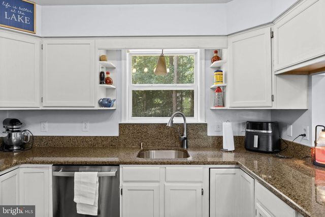 71 LAKE CAROLINE DR, Ruther Glen, VA 22546