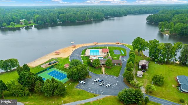 71 LAKE CAROLINE DR, Ruther Glen, VA 22546